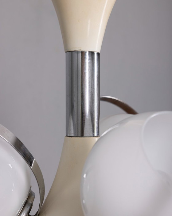 Vintage Italiaanse kroonluchter in Space Age-stijl met glazen lampen, jaren 70 – Glass (photo 7 of 8)
