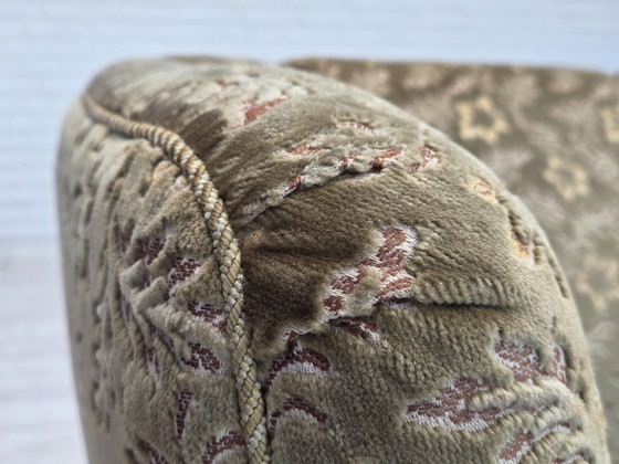 Image 1 of Divano danese a 3 posti curvo degli anni '60, velluto verde da arredamento, gambe in legno di faggio.