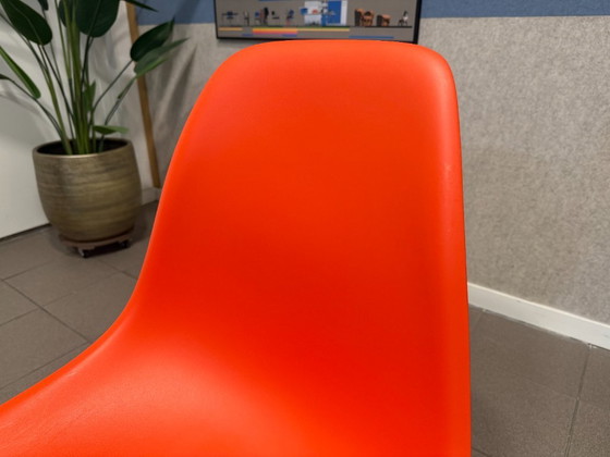 Vitra | Eames | DSR | Rusty Orange | 1 pieza – Sillas de comedor, Metal, Plástico (photo 6 of 10)
