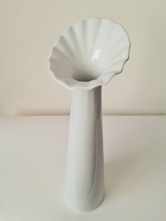 Image 1 of Tirschenreuth Designvaas | Slanke Vaas met Geschubde Kraag | Duits Porselein Jaren '80