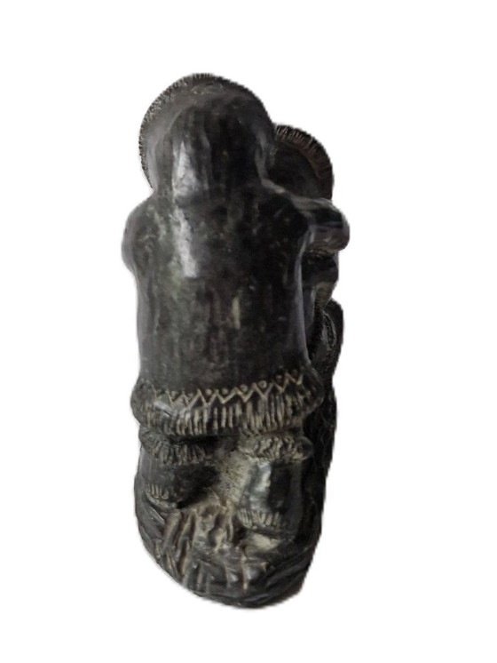 Image 1 of Al Wolf Canada - Esquimaux sur un traîneau - Stéatite - Signé