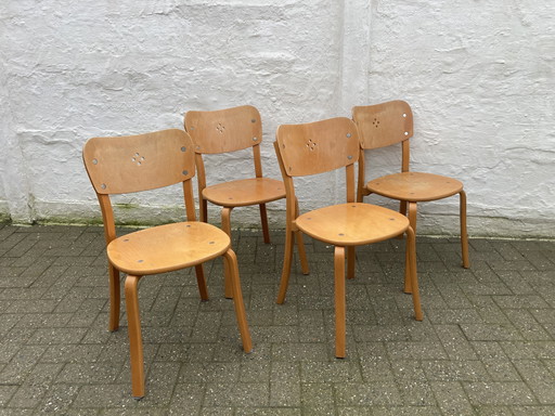 4 chaises suédoises en bois de style Alvar Aalto