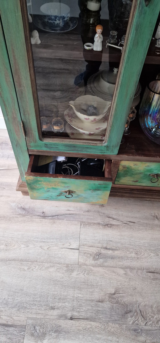 Image 1 of Wunderschön bemalter Vitrinenschrank
