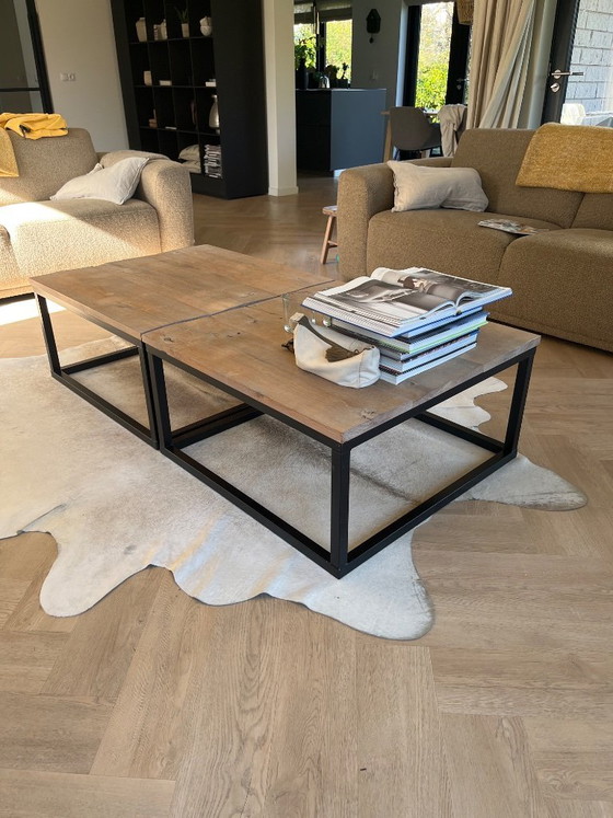 Image 1 of Coffee table set with tablecloth
