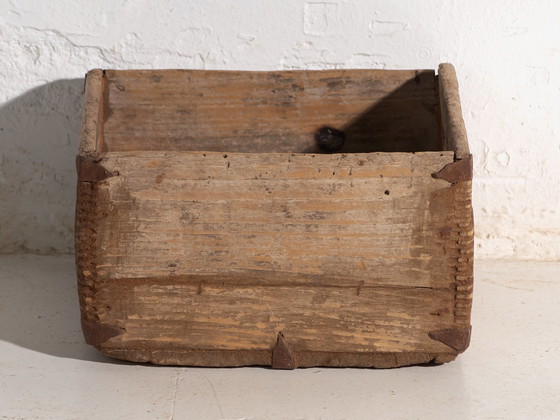 Antica misura per grano Dou in legno di olmo, Cina, circa 1880, Oggetti decorativi, Ferro, Rustic (foto 3 di 6)