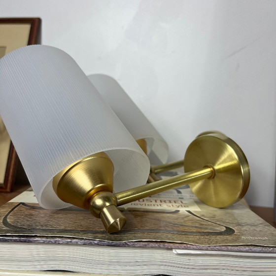 Pair of vintage plexiglass plastic and brass Wall lights, Gold (photo 5 of 8)