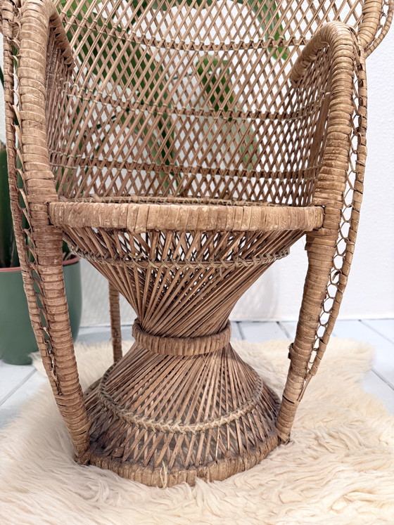 Image 1 of Rotan pauwenstoel voor kind