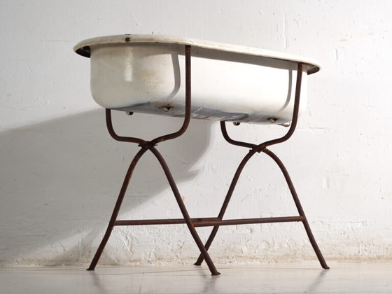 Antique bathtub in enamelled iron – Central Europe, circa 1950 #6 – Decorative Objects, Industrieel (photo 13 of 40)