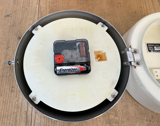 Image 1 of Vintage beige MRC scheepswandklok, jaren 70