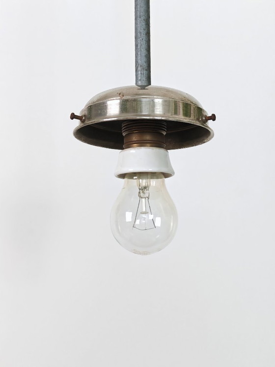 Image 1 of Hanglamp in Bauhaus-stijl uit het midden van de 20e eeuw / Vintage industriële schoollamp / Minimalistische bol van mat glas