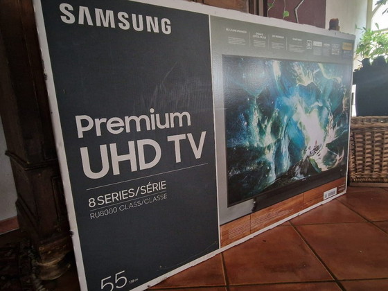 Image 1 of Mobile TV di design con sollevatore TV e TV Samsung (nuovo)