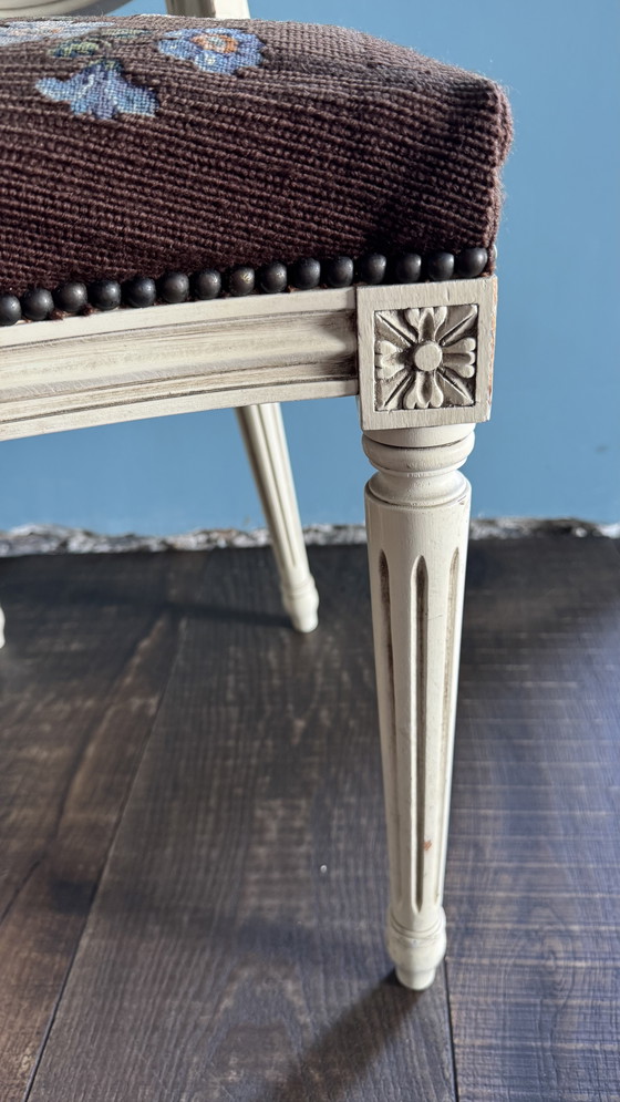 Image 1 of Chaise ancienne cousue à la main