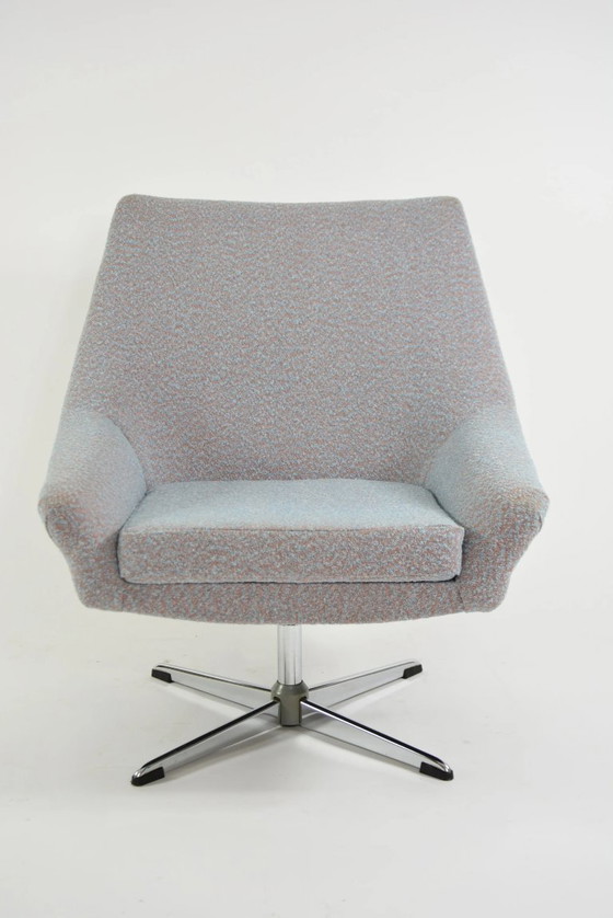 Image 1 of blue mottled swivel shell chairs