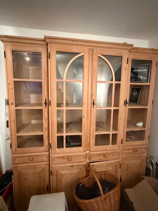 Kieferschrank