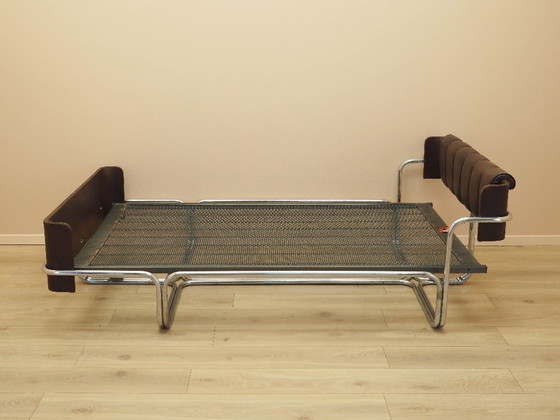 Image 1 of Lit de chambre, design italien, années 1980, fabrication : Italie