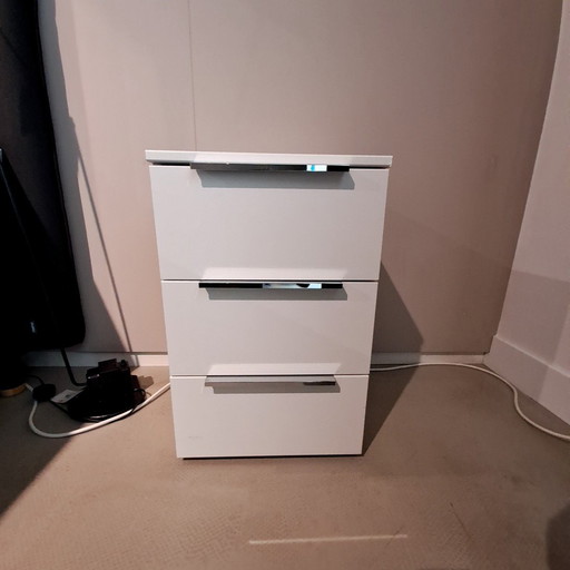 Nolte Consuelo 700 bedside table polar white 3 drawers