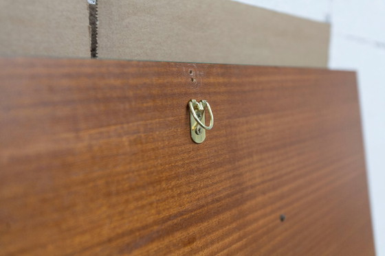 Image 1 of Espejo de pared redondo inusual, 60 cm, borde de teca sobre un tablero rectangular verde, años 60