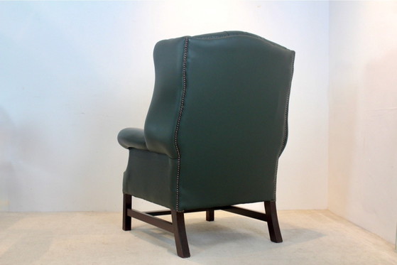 Sillón Chesterfield Wingback con reposapiés de cuero verde, Sillones, Madera (foto 5 de 8)