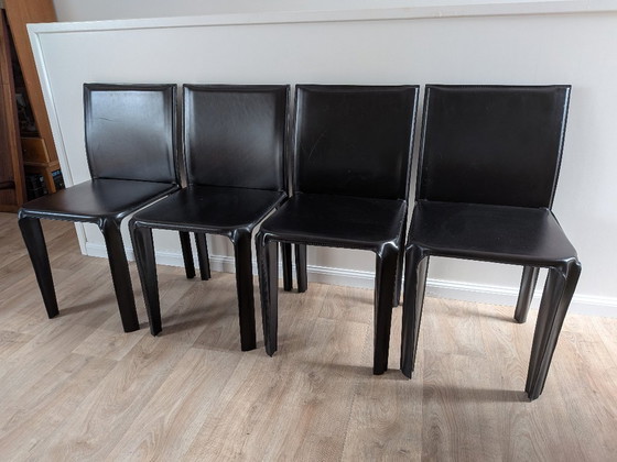 4 vintage Arper Italiaanse eetkamerstoelen uit de jaren 80/90, bekleed met zwart hard leer (in de stijl van (photo 3 of 22)