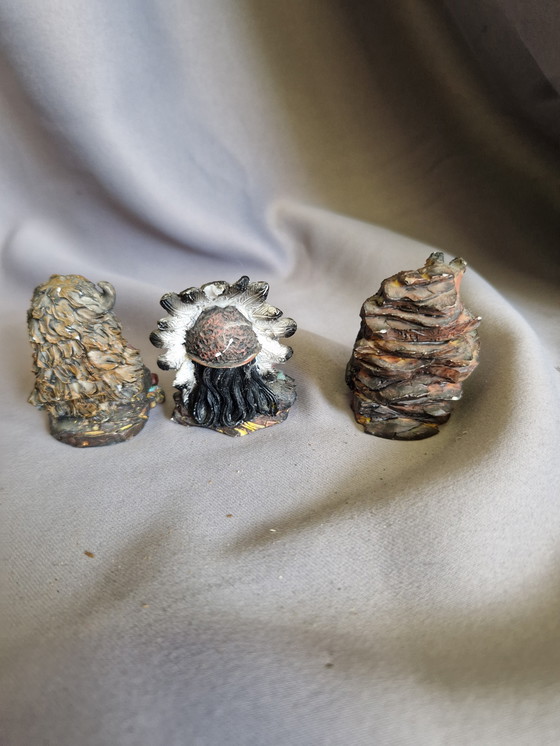 Image 1 of 3 petites figurines indiennes