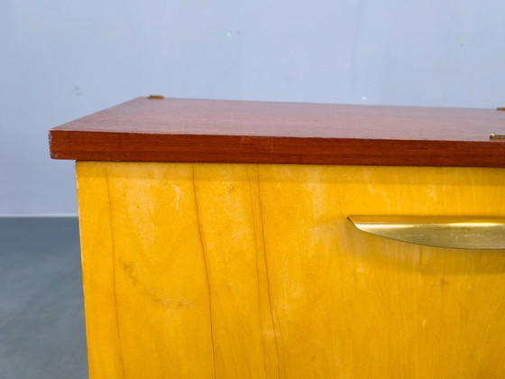 Image 1 of Coppia di comodini cechi di metà secolo con piano in vetro, anni '60