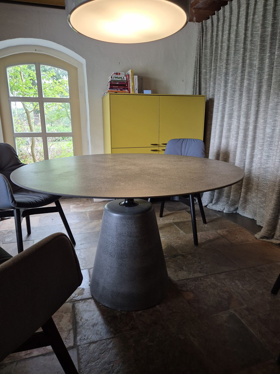 Image 1 of Table MDF Itaia Rock - Diameter 120 cm - Concrete