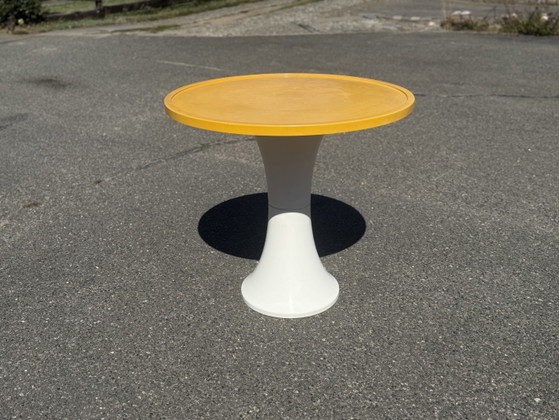 Tavolo Space Age anni '70 Tavolino Vintage Tulip Giallo – Tavolini, Plastic (photo 7 of 7)