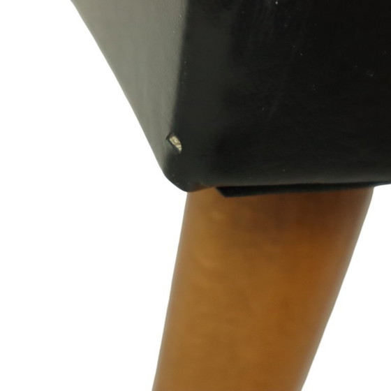 Image 1 of Reposapiés Patas Cónicas Estilo Chesterfield