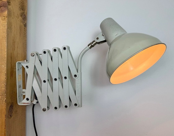 Image 1 of Grijze Duitse industriële schaarwandlamp van SIS, jaren 60.
