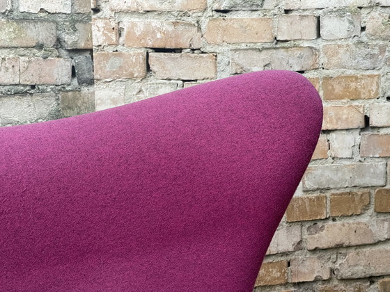 Image 1 of Fritz Hansen Egg Chair fuchsia