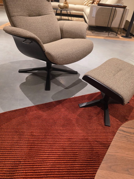 Image 1 of Sillón giratorio Time-Out con otomana de Conform.