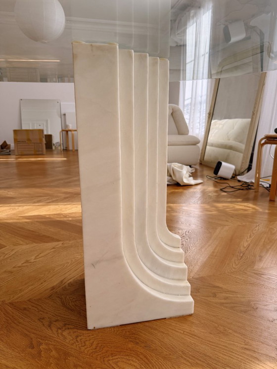 Image 1 of White marble dining table - in the style of Carlo Scarpa's Samo model (1970s, Italy)