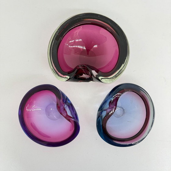 Image 1 of Set of 3 murano summerso pink glass bowls , 1970s