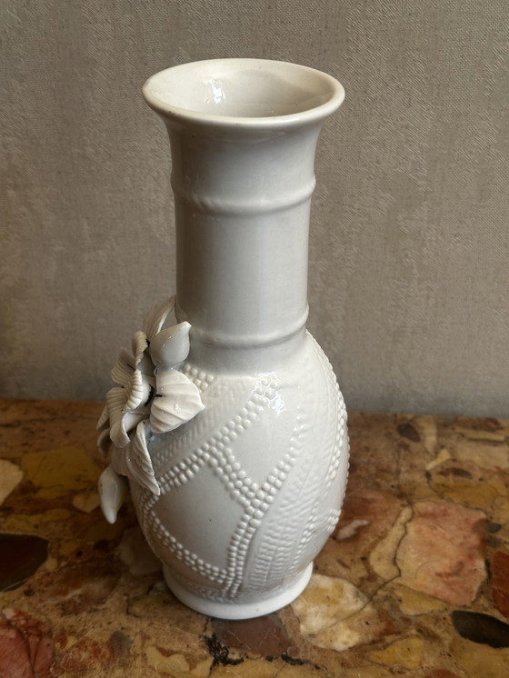 Image 1 of Vintage white ceramic and majolica vase H 21 cm