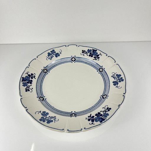 Fuente redonda grande Terre de Fer KG Lunéville, modelo "Jane", azul, 1890-1915