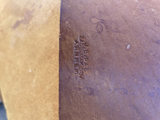 Image 1 of Jaren 60 vlinderstoel met tuiglederen zitting