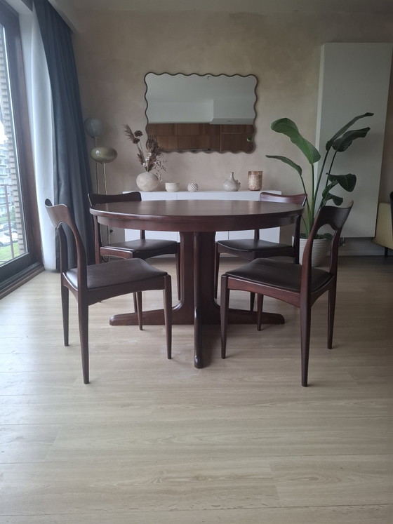 Image 1 of Prachtige vintage stoelen met leer zitting.