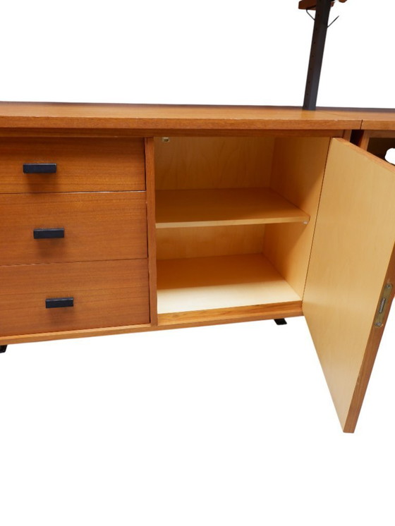 Image 1 of Armario de pared antiguo de teca diseñado por Olof Pira en la década de 1960.