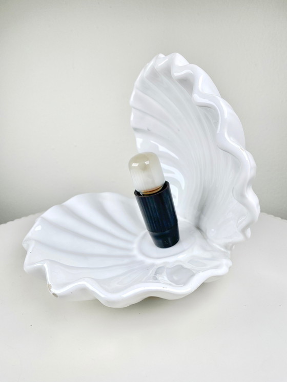 Image 1 of Vintage witte mosselschelp / oester tafellamp - 1970s-80s Mid Century Modern Home Decor Verlichting