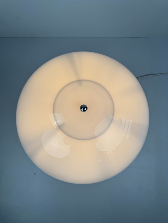 Image 1 of Louis Poulsen Panthella tafellamp – Ontworpen door Verner Panton