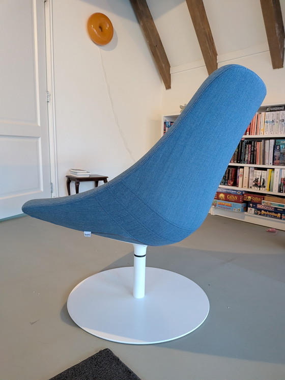 Image 1 of Lapalma Auki lounge chair with disc base