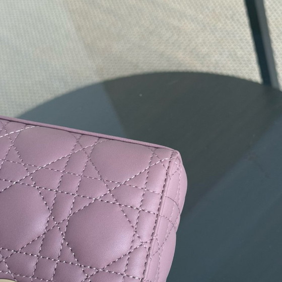 Image 1 of DIOR D-JOY SMALL LADY - PIEL DE CORDERO CON TRAJES CANNAGE Y HERRAJES DE ORO ROSA