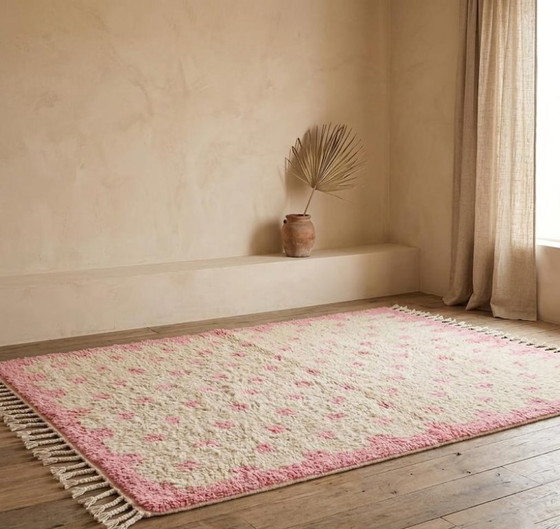 Image 1 of Magnifique Tapis artisanal rose en laine 280cmx180cm 