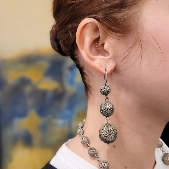 Image 1 of Boucles d'oreilles sphériques en filigrane Charro, argent massif 925, début du XXe siècle - Salamanque, Espagne
