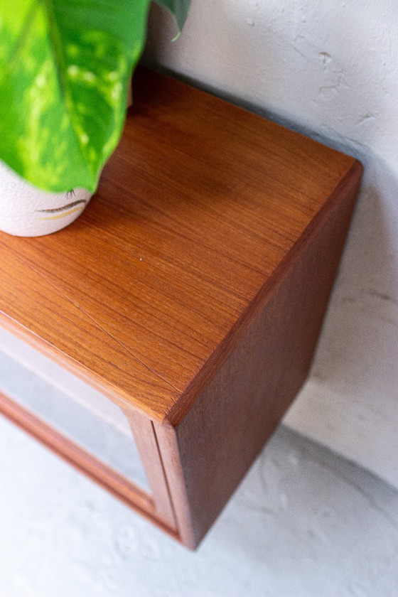 Vetrina, credenza e cassettiera vintage in teak, design danese, stile metà secolo. – Vetrine, Wood (photo 12 of 15)