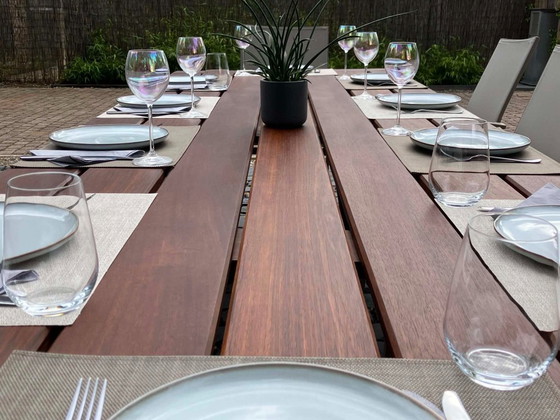 Image 1 of Tuintafel "Royal" 10-12P. Braziliaanse Walnoot - Ambacht