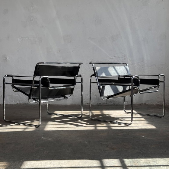 Image 1 of Set van 2 Marcel Breuer "Wassily" stoelen met bijpassende salontafel voor Knoll, 1990