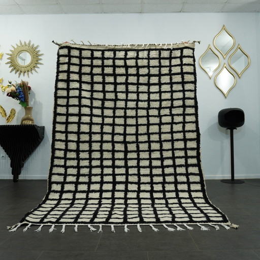 Alfombra bereber de lana blanca y negra (246 x 164 cm)