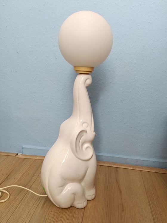 Lampada da tavolo vintage in ceramica a forma di elefante anni '80 – Lampade da tavolo, Glass (photo 3 of 7)