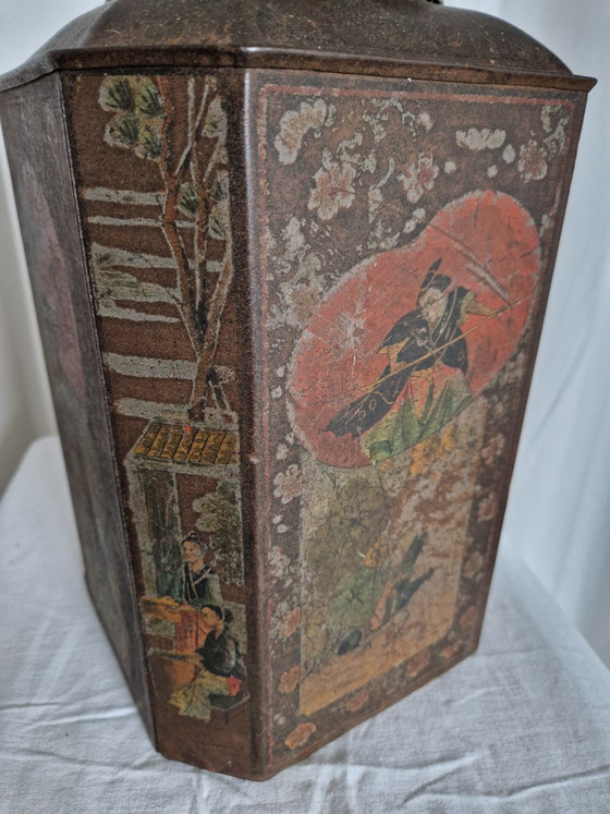 Image 1 of Boîte à thé hexagonale ancienne – en tôle peinte à décor japonisant/chinoiserie – vers 1850-1880